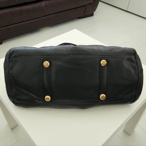 Marc by Marc Jacobs Leather Handbag EUC - black with gold hardware - Picture 5 of 16